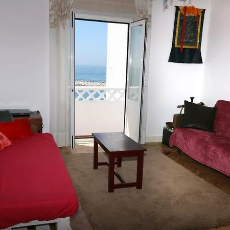 Oceanfront Right In The Center Apartment *